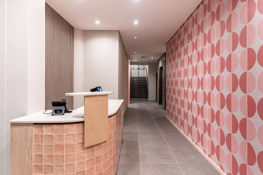 The Rose 707: Floor Modern * Cape Town