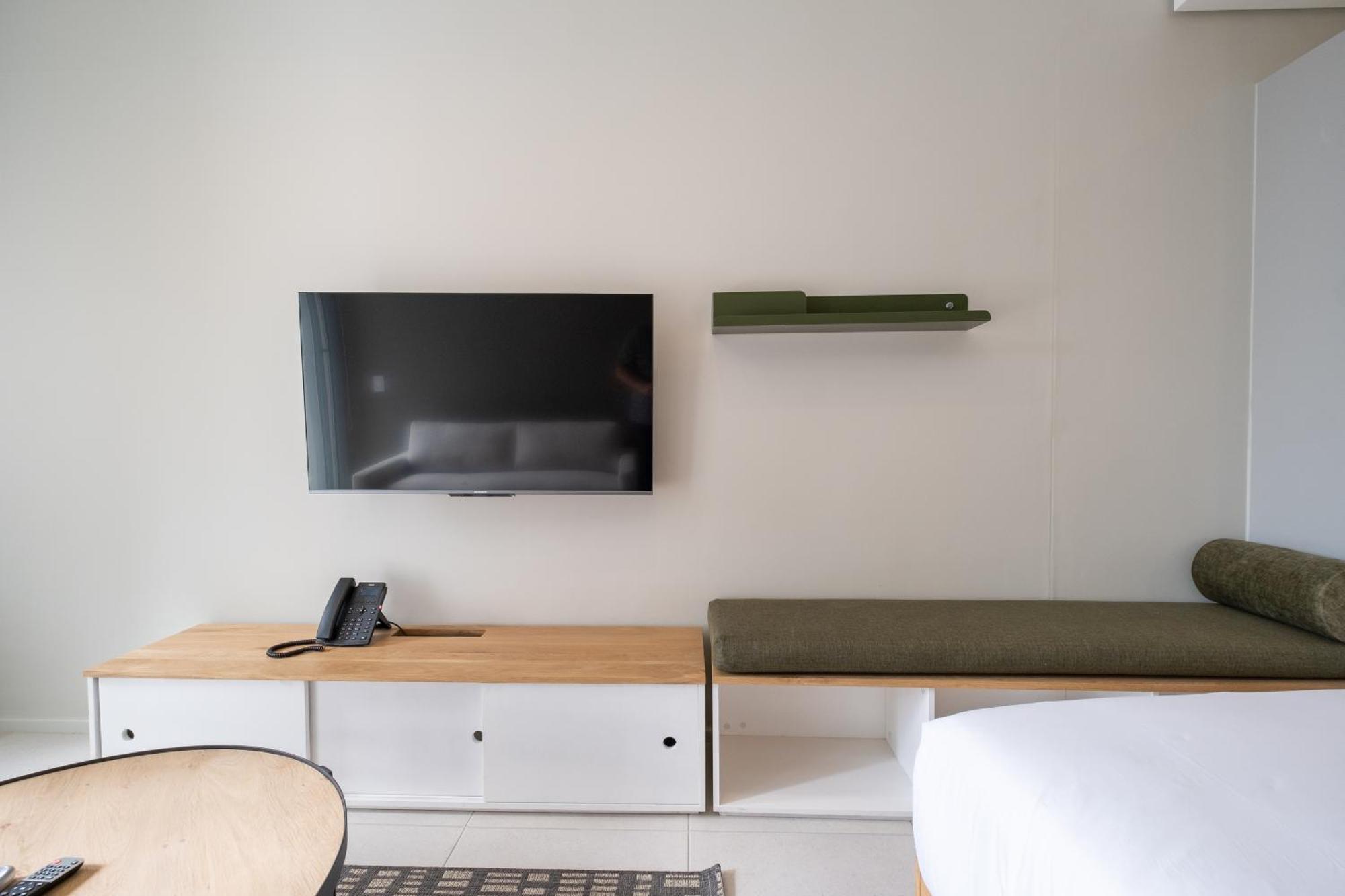 The Rose 707: Floor Modern * Cape Town