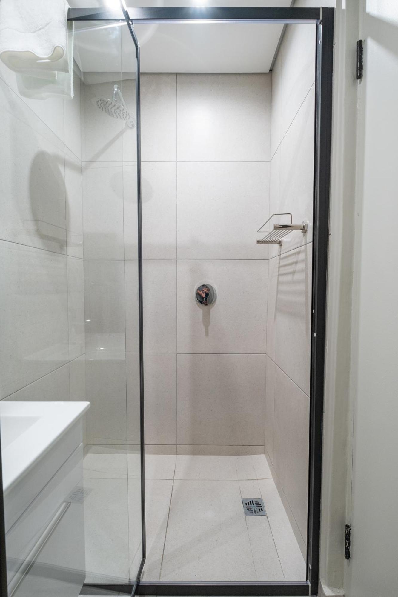 The Rose 707: Floor Modern Apartment