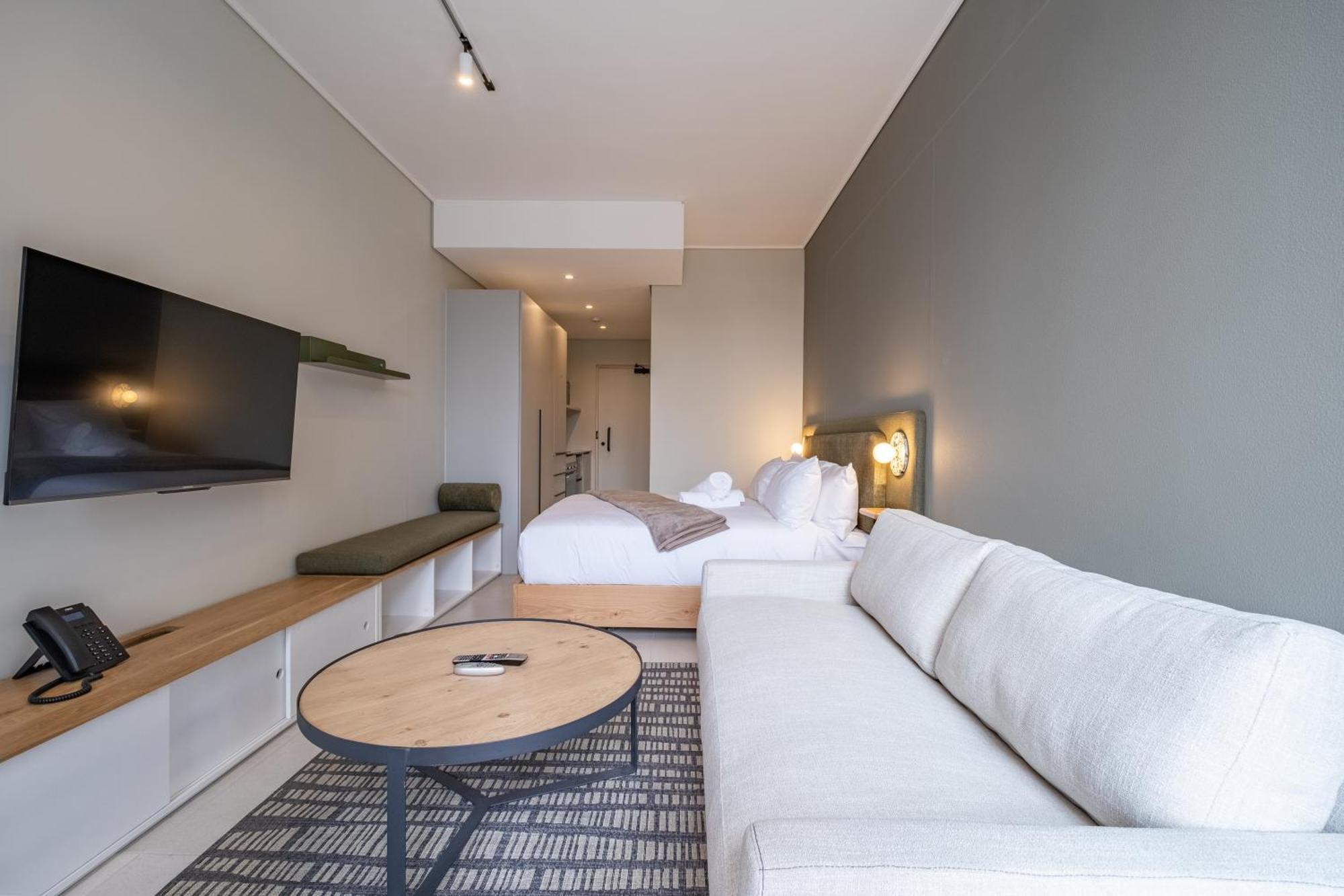 The Rose 707: Floor Modern *